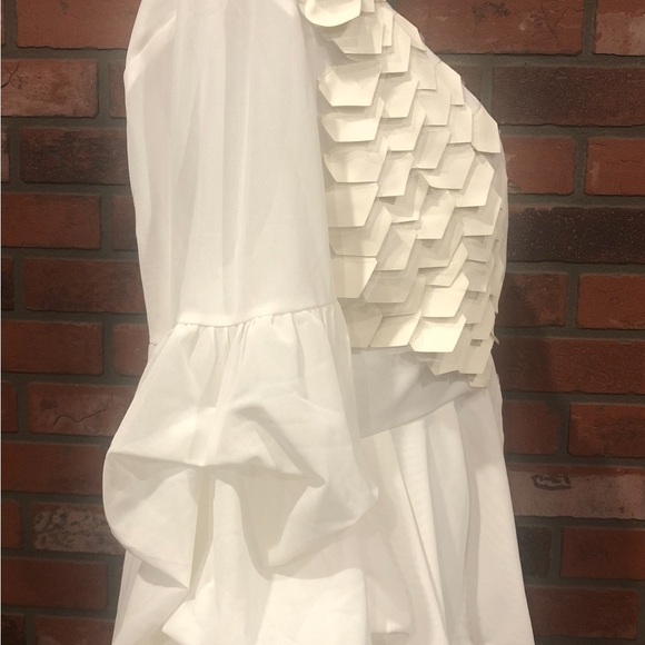 Size large CQBYCQ off white faux scale trimmed peplum jacket - Picture 3 of 4